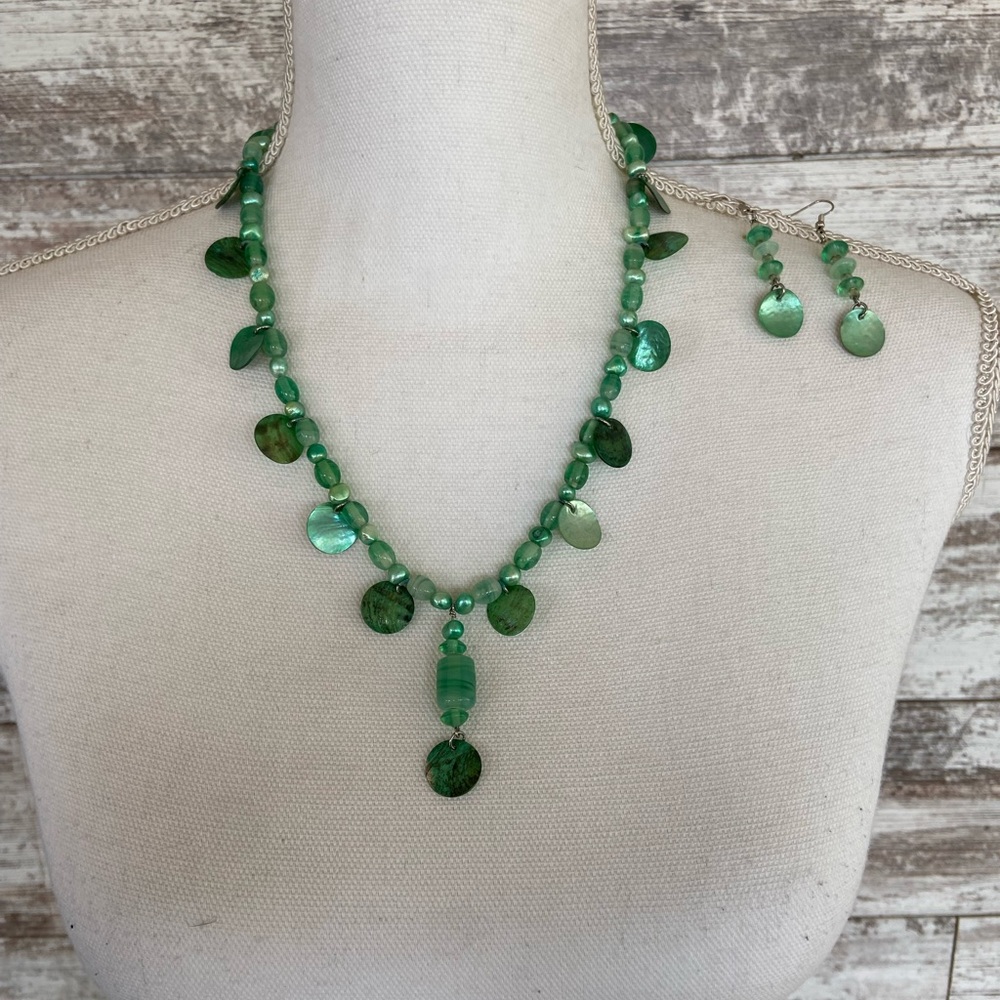 ✨HP✨Matching Necklace/Earrings Set